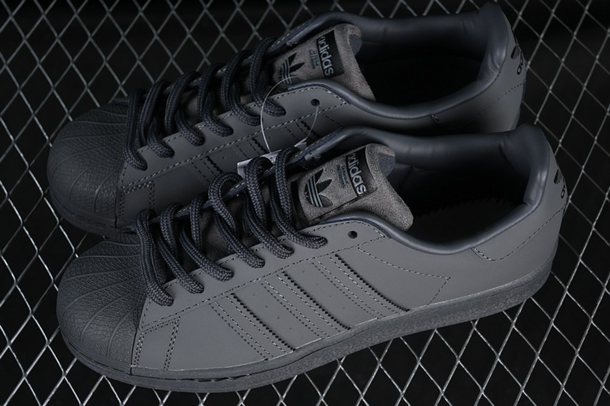 Adidas súperstar