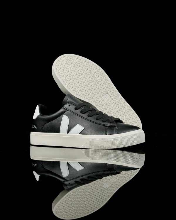 Veja Leather black 