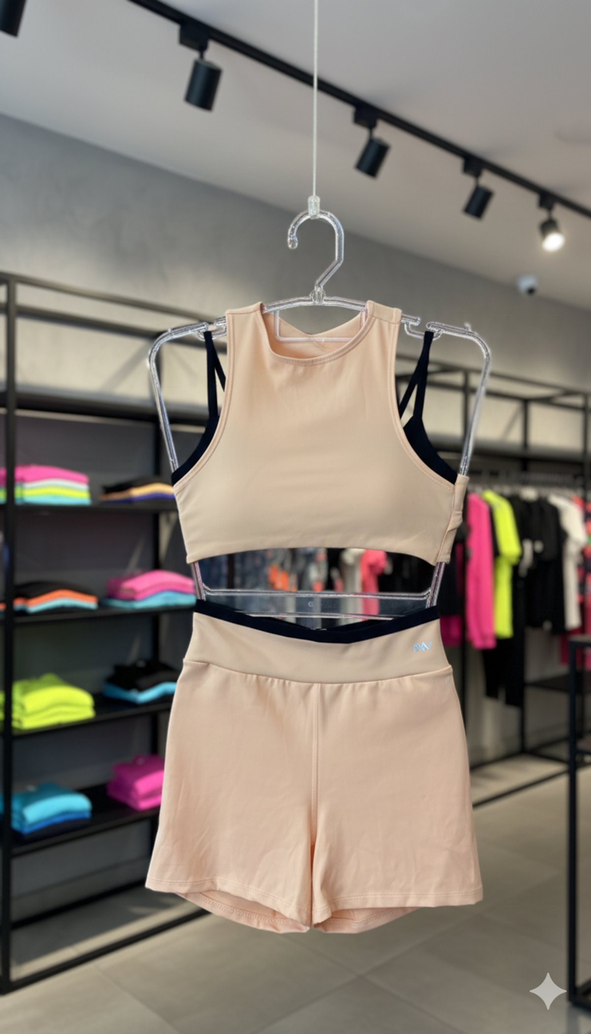 Conjunto short ADAPT 