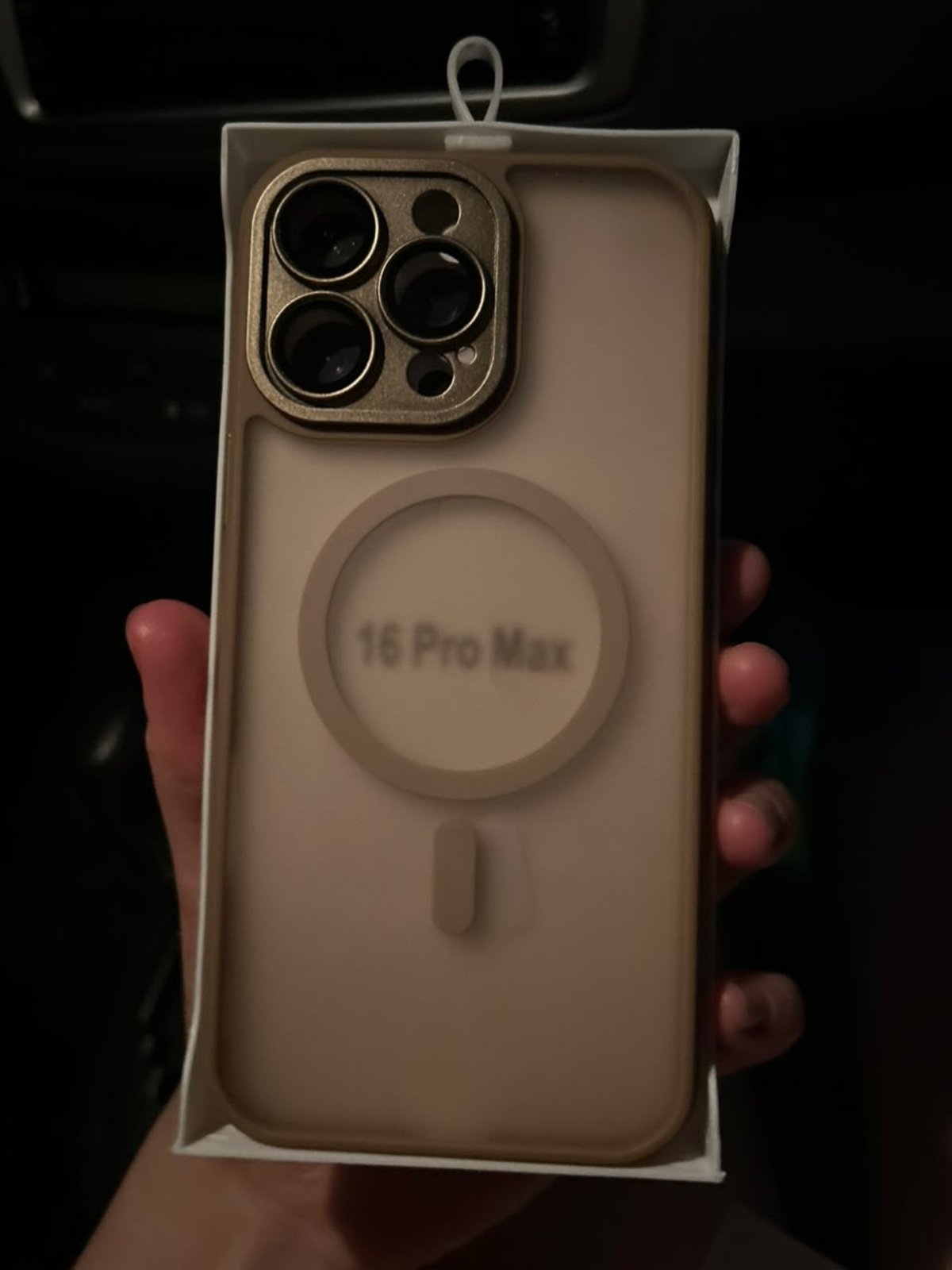 Funda magnetic iphone 16 pro max  - 2
