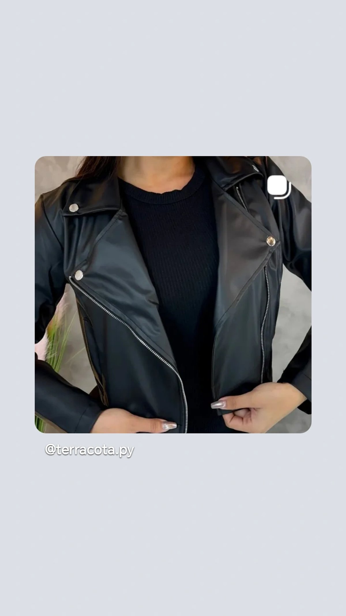 Camperita símil cuero negro 😍  - 2