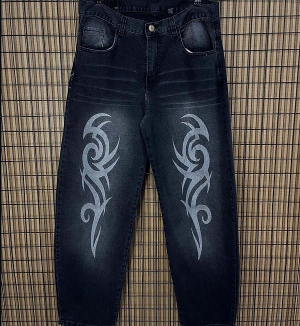 pantalones baggy diseñados