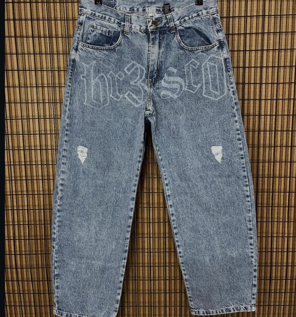 pantalones baggy diseñados