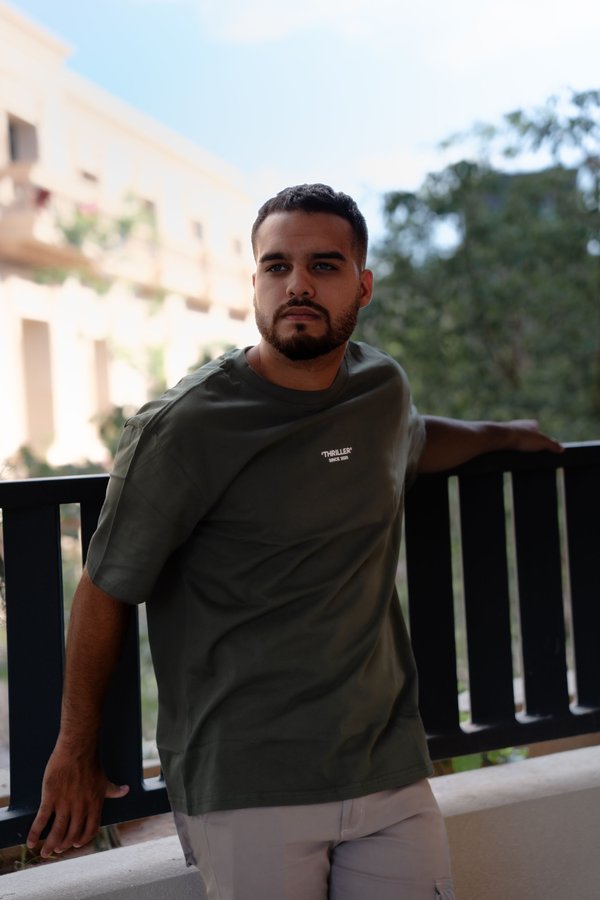 Oversize THRILLER minimalista 