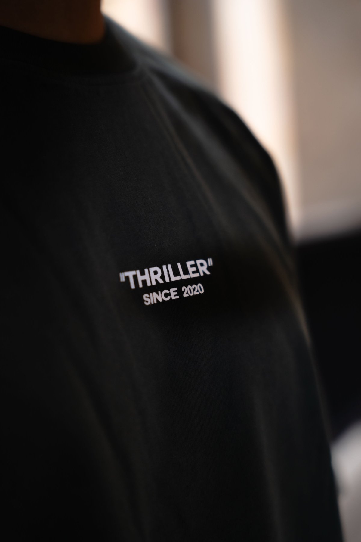 Oversize THRILLER minimalista - 3