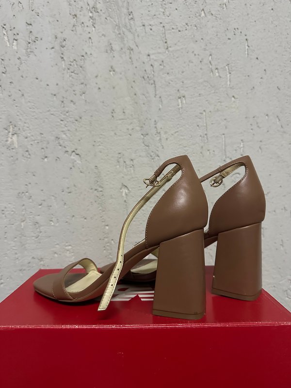 Tacones Nine West – Marrón clásico