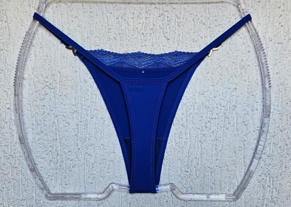 Less AZUL  - 2