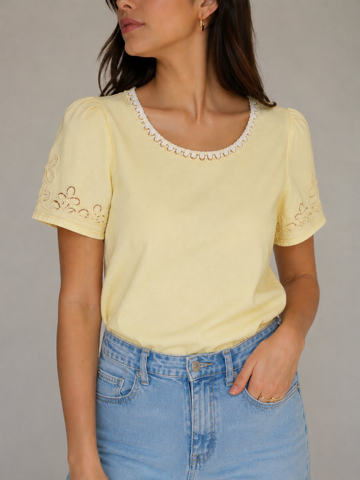 BLUSA C/ DETALLE DE ENCAJE  - 3