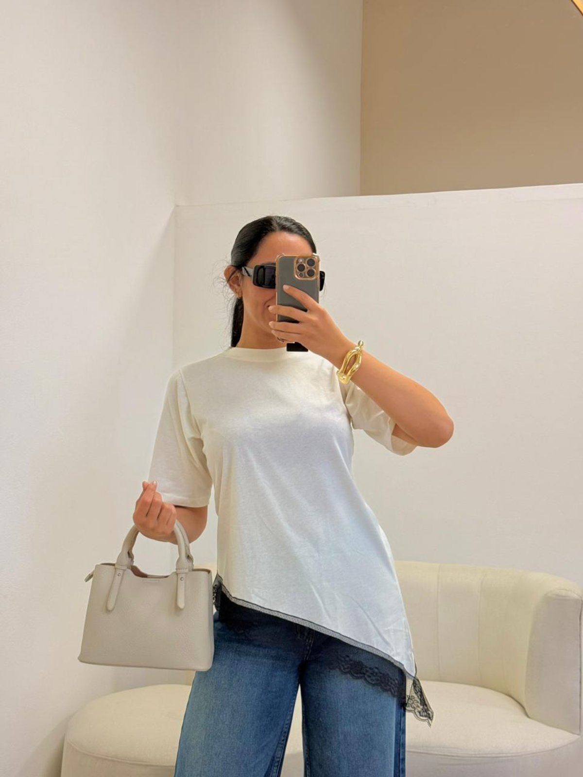 BLUSA IRREGULAR C/ ENCAJE  - 3