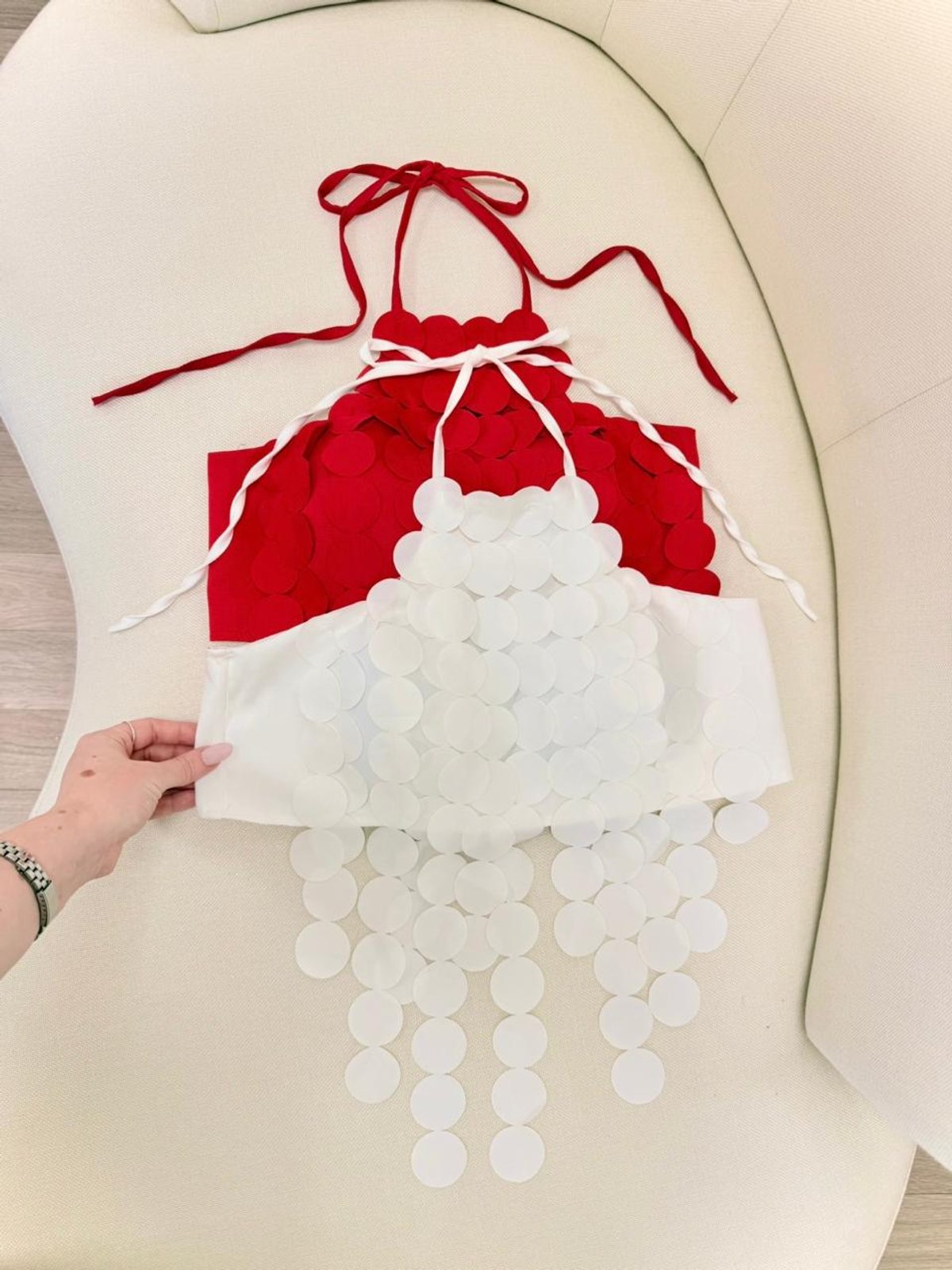 TOP CON TIRAS EN FORMA DE CIRCULO