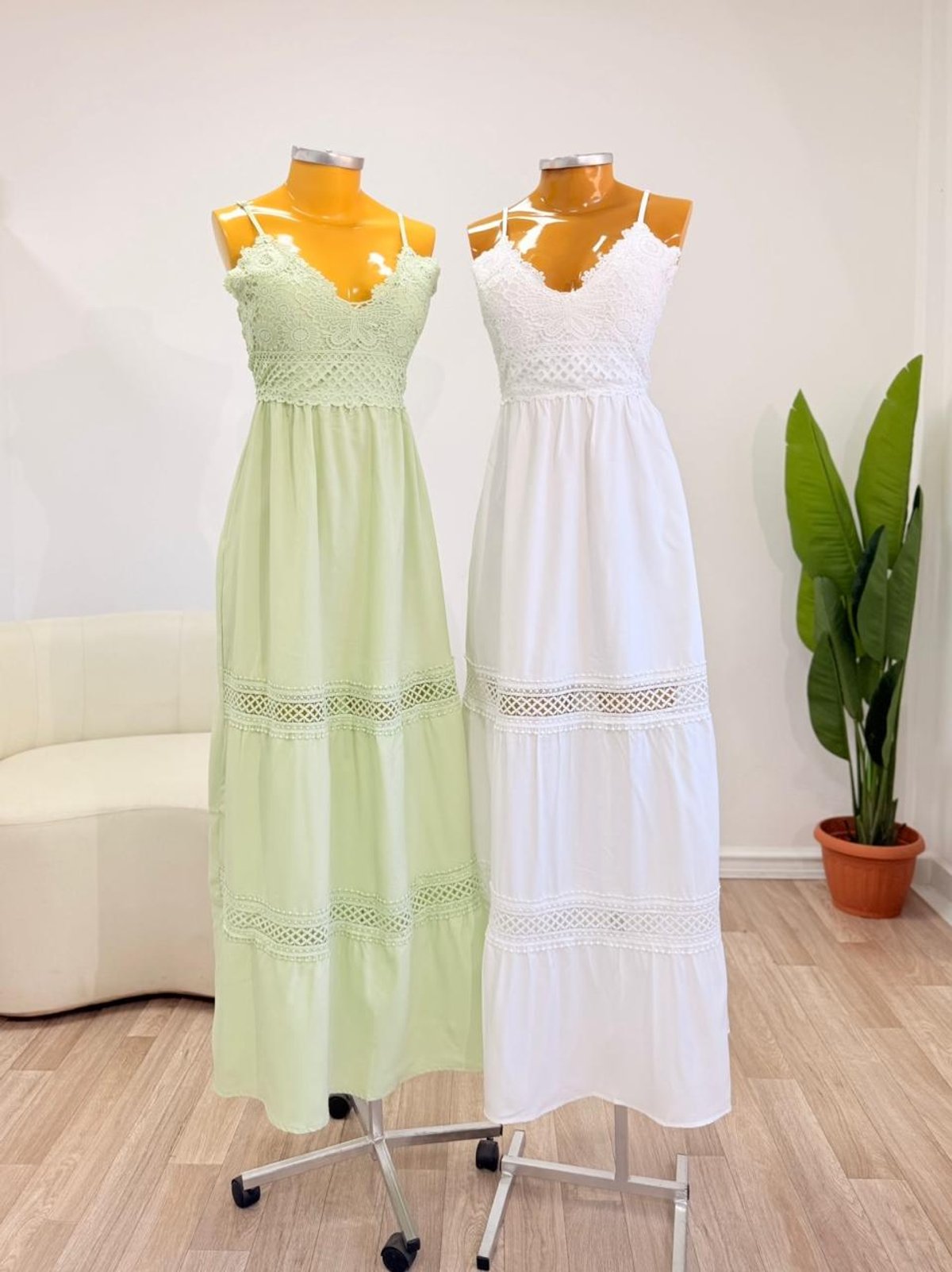 VESTIDO LARGO CON ENCAJE