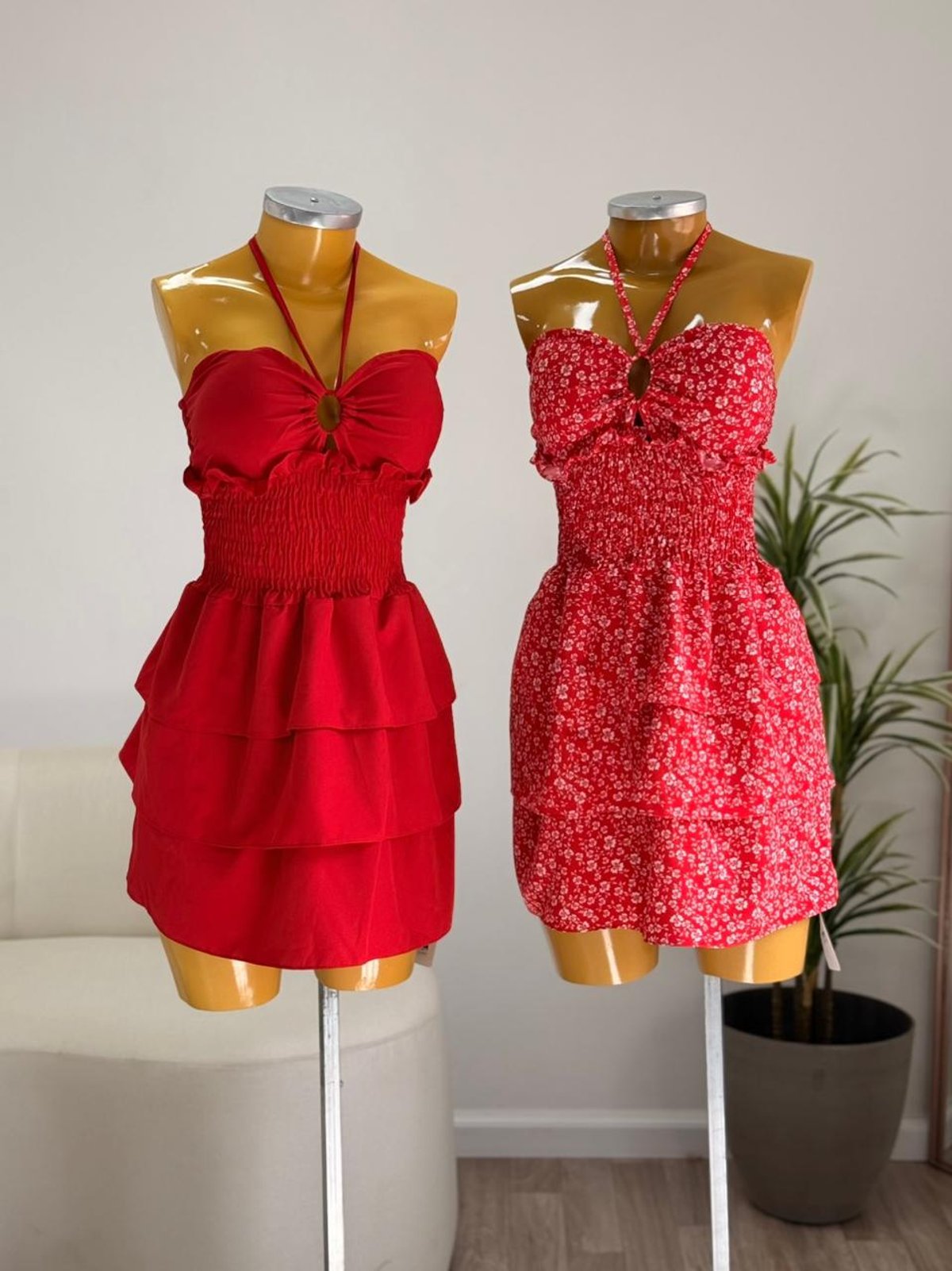 VESTIDO C/ VOLADOS CUELLO ATADO