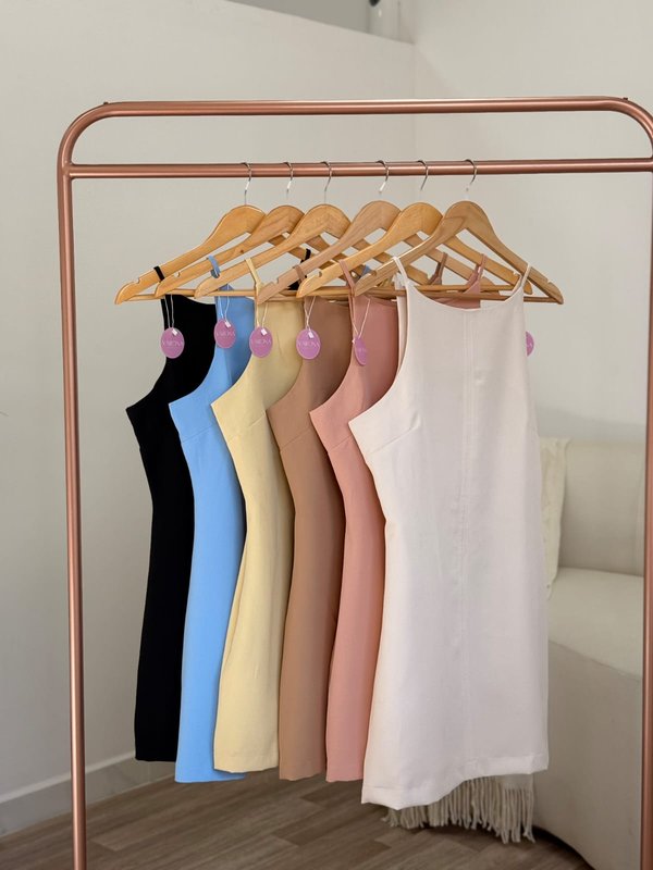 VESTIDO ENTALLADO DE VESTIR