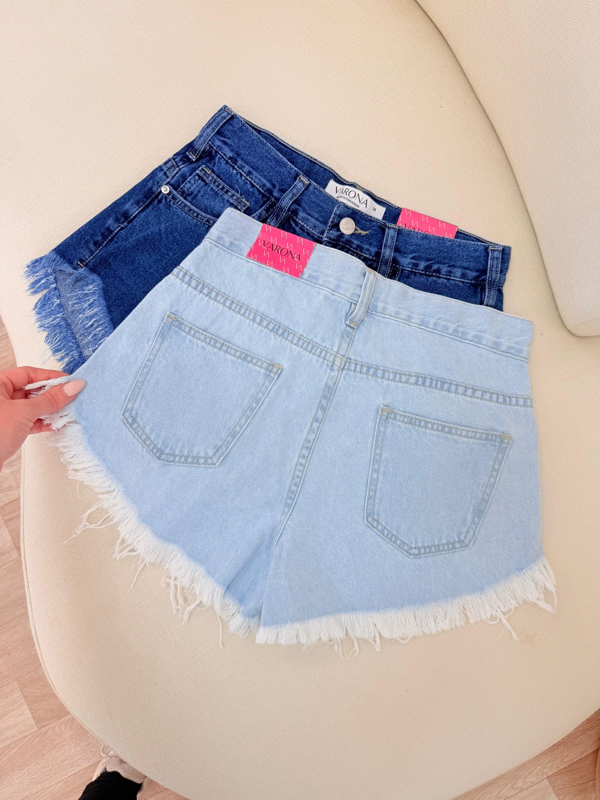 SHORT DENIM CON FLECOS