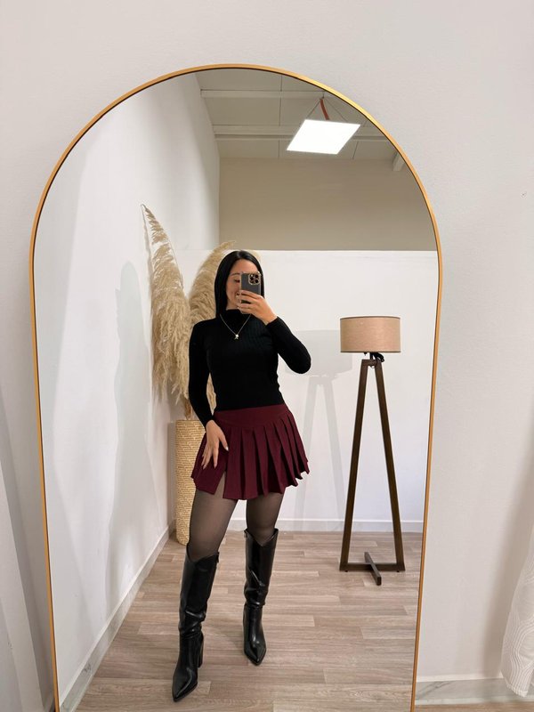 SHORT POLLERA TABLEADA CON TAJO 