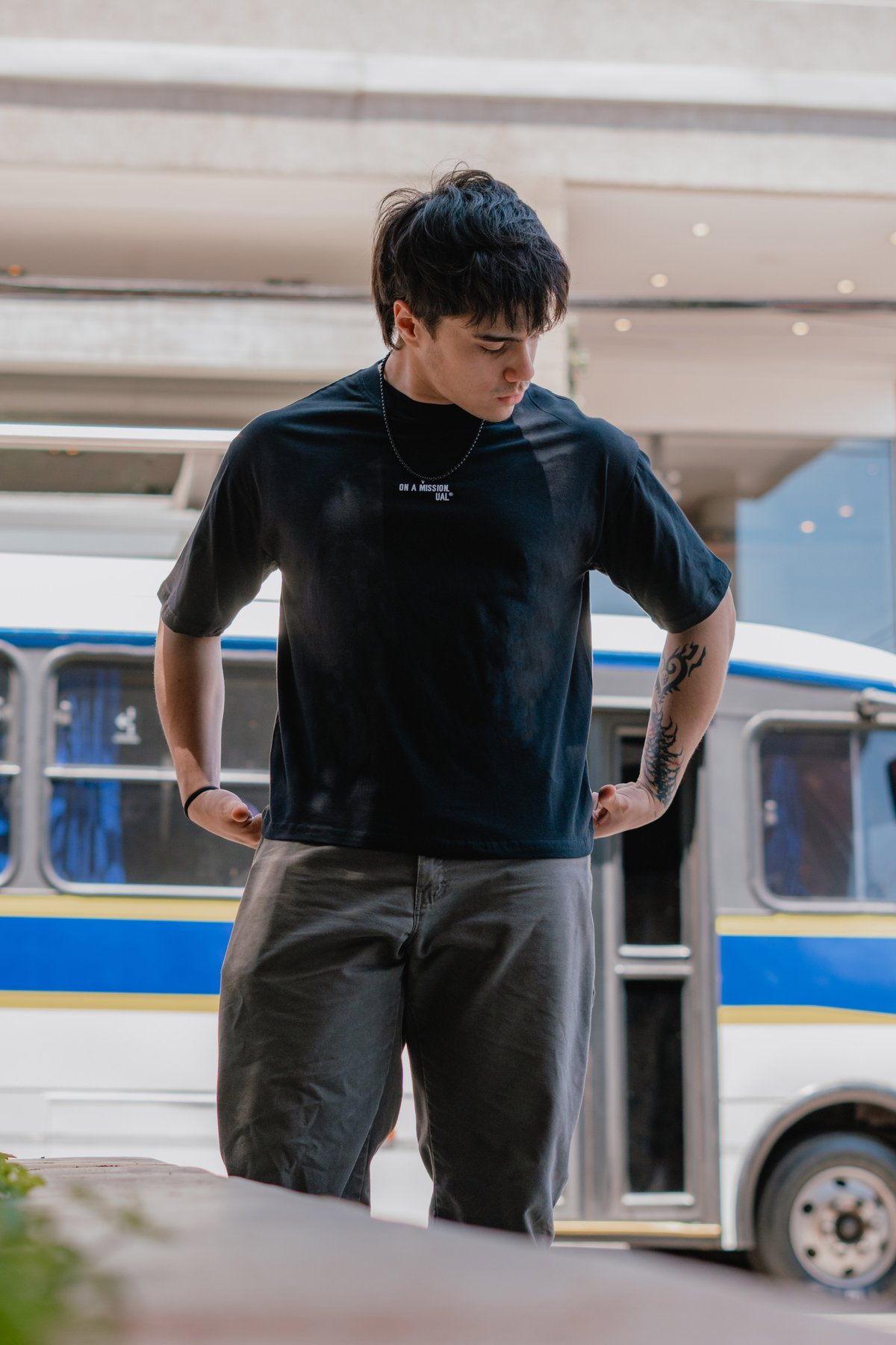 Basica ON A MISSION  Negro  - Boxy fit