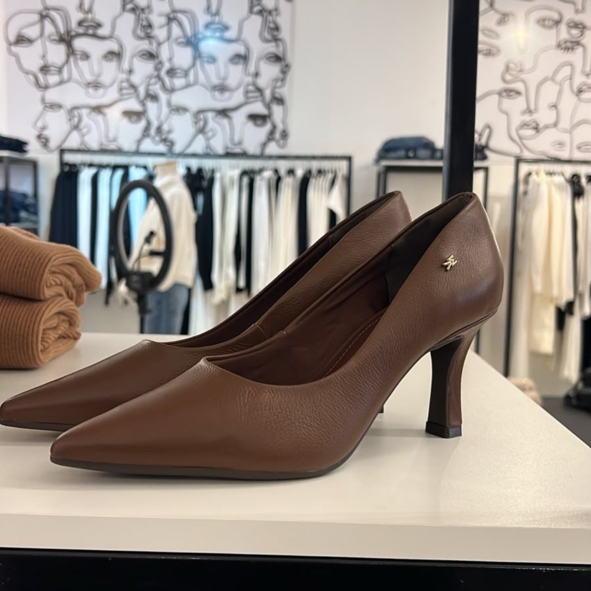 Scarpin de Cuero Caramelo – Via Marte - 2