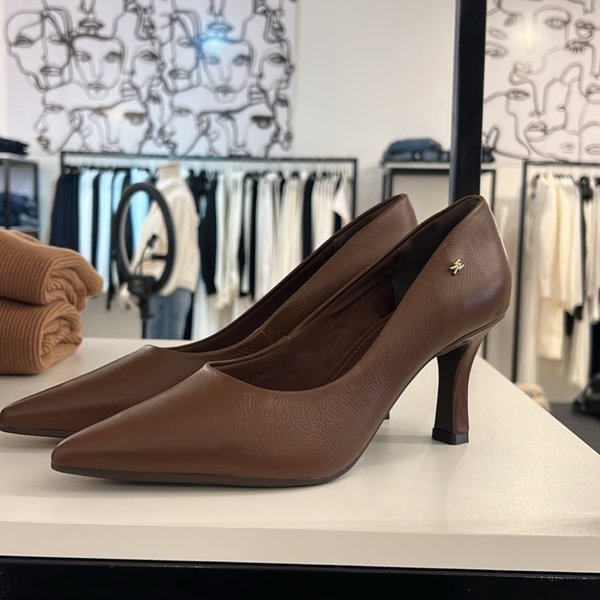 Scarpin de Cuero Caramelo – Via Marte