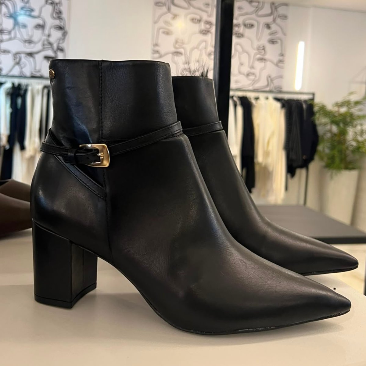 Bota Femenino Lia Line Tacón 10 cm con Hebilla Lateral Negro - 3