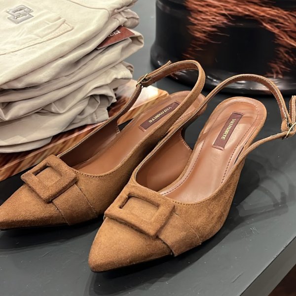 Slingback de Gamuza Color Coñac con Tacón Fino – Via Marte