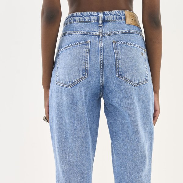Jeans Bruna Mom – Colcci