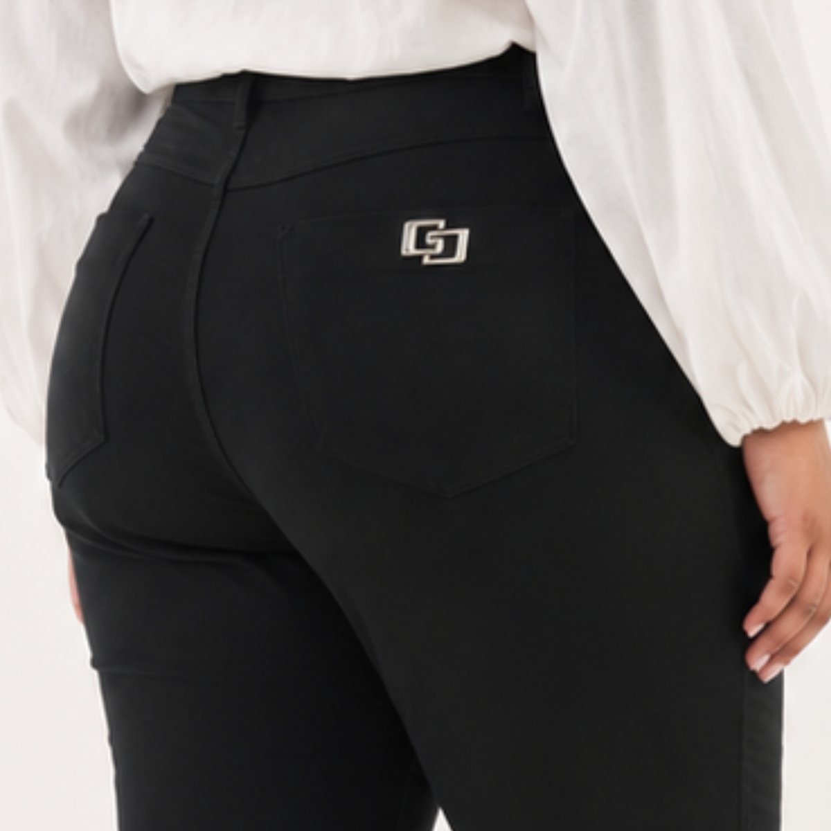 Pantalón de Sarga Bruna de Corte Recto – Colcci - 3