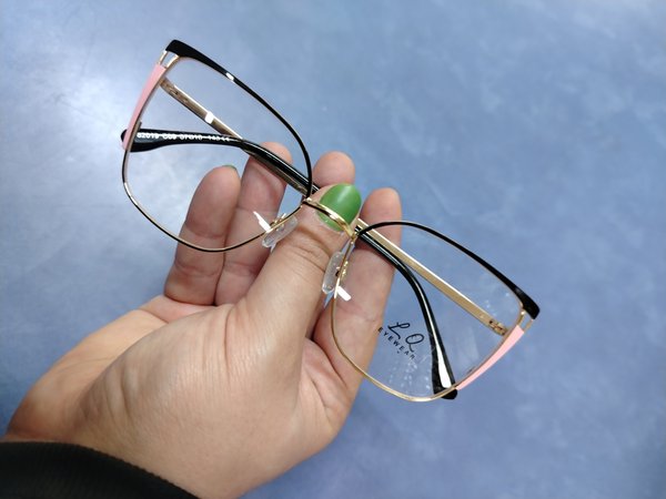 LQ eyewear 