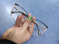 LQ eyewear 