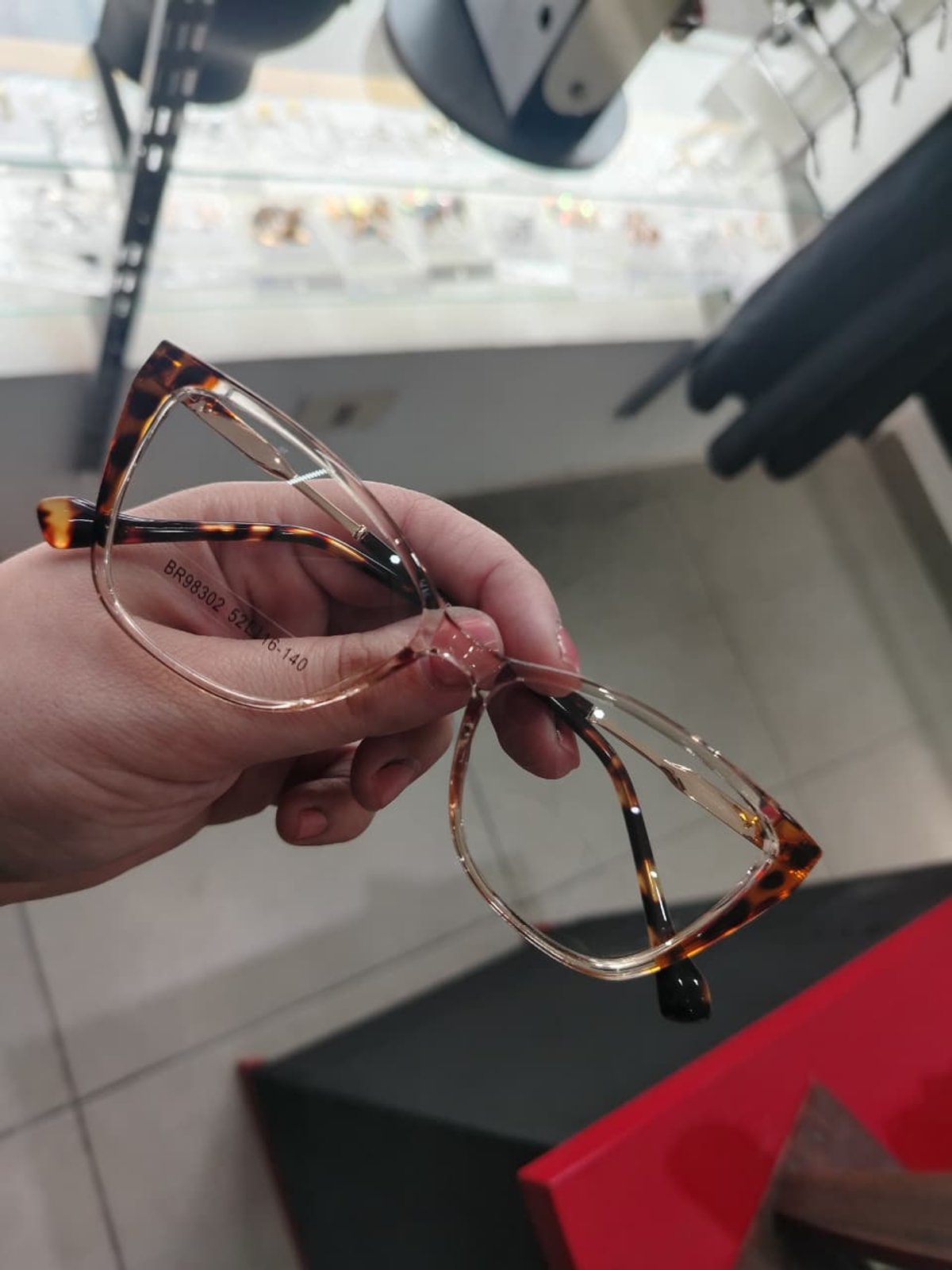 Acetato transparente con detalle animal print 