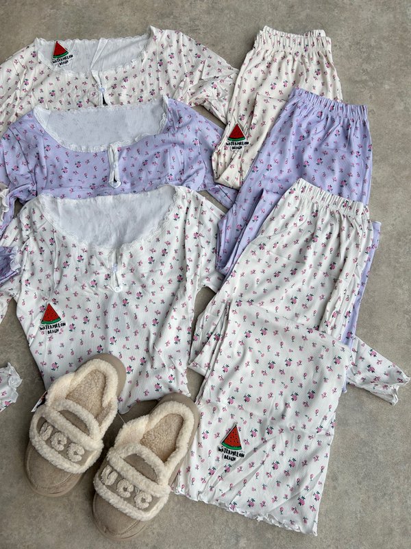 Sets de pijamas floreados