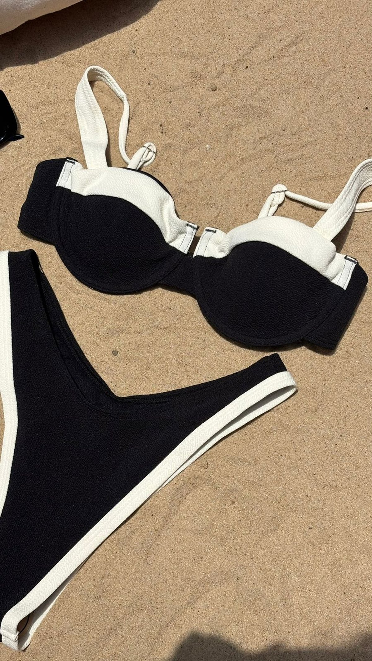 BIKINI BLACK AND WHITE