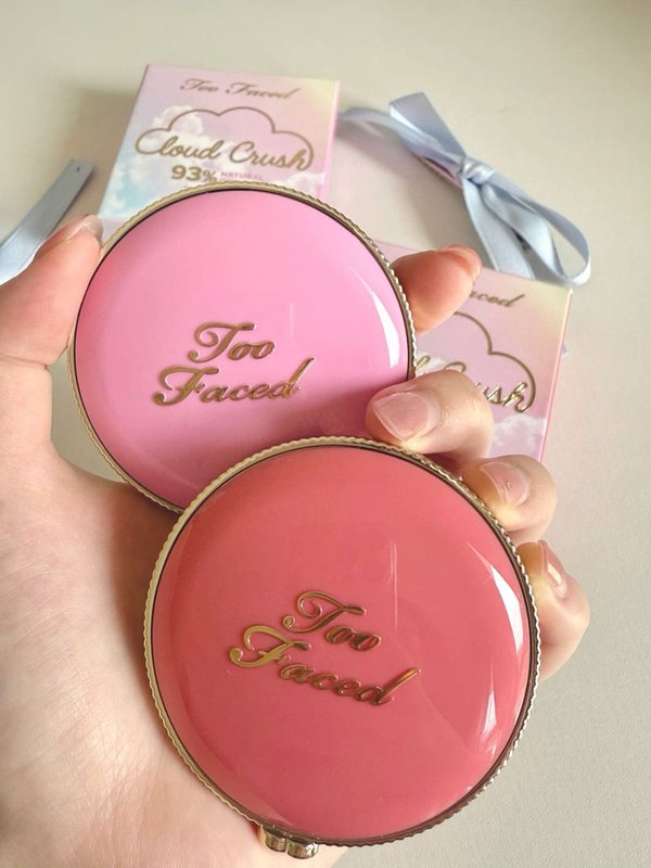 TOO FACED CLOUD CRUSH BLURRING POWDER BLUSH