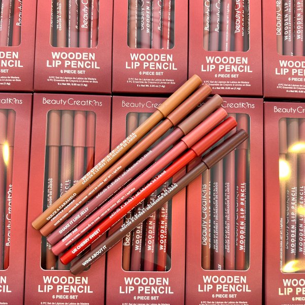 BEAUTY CREATIONS LIP LINER SET✨