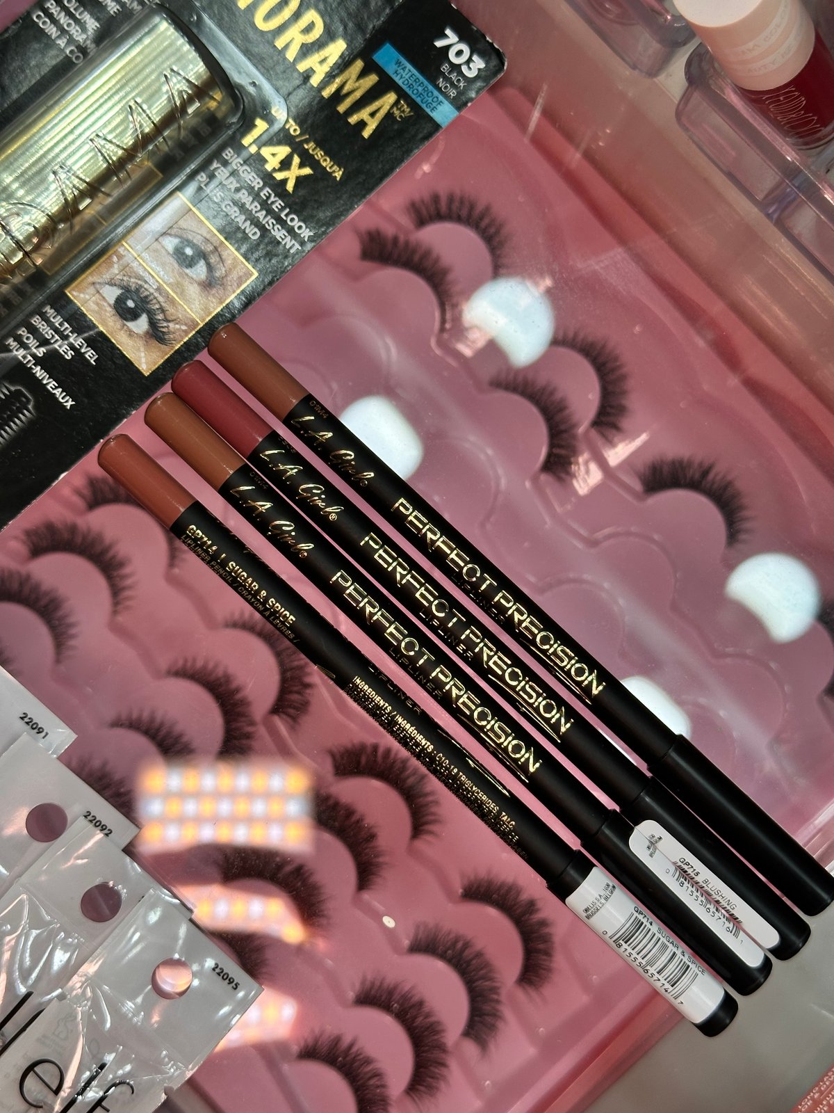 LA GIRL LIP LINER - 2