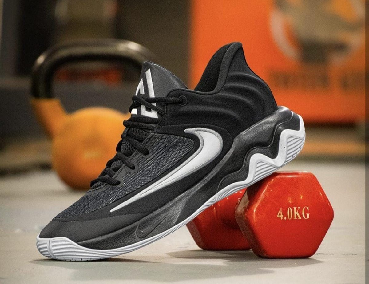 Nike Giannis inmortality 4  - 2