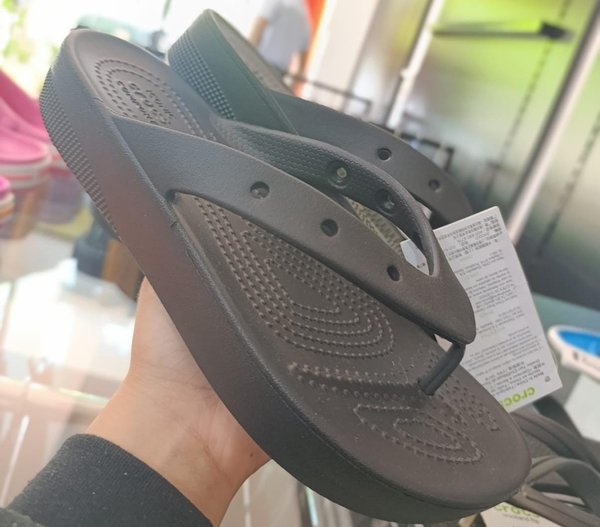 Crocs con plataforma 