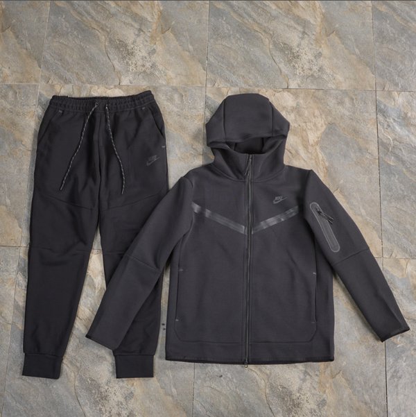 Nike Tech Fleece