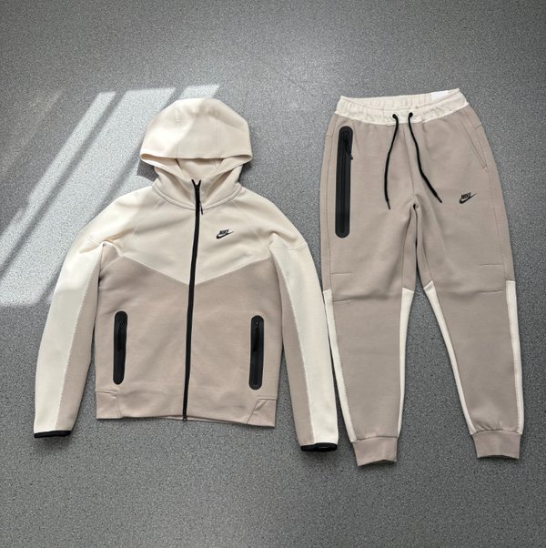 Nike Tech Fleece