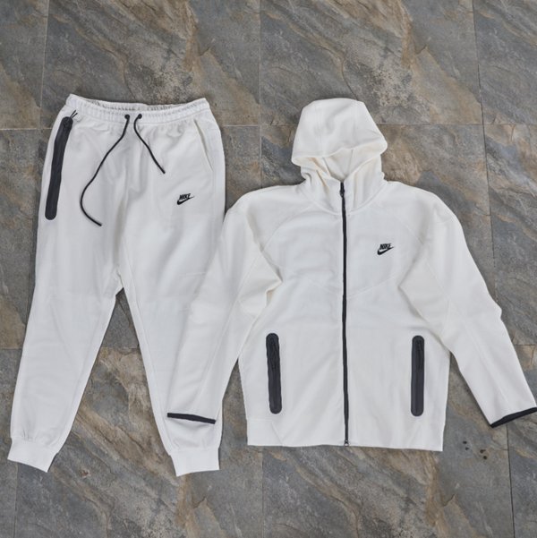 Nike Tech Fleece