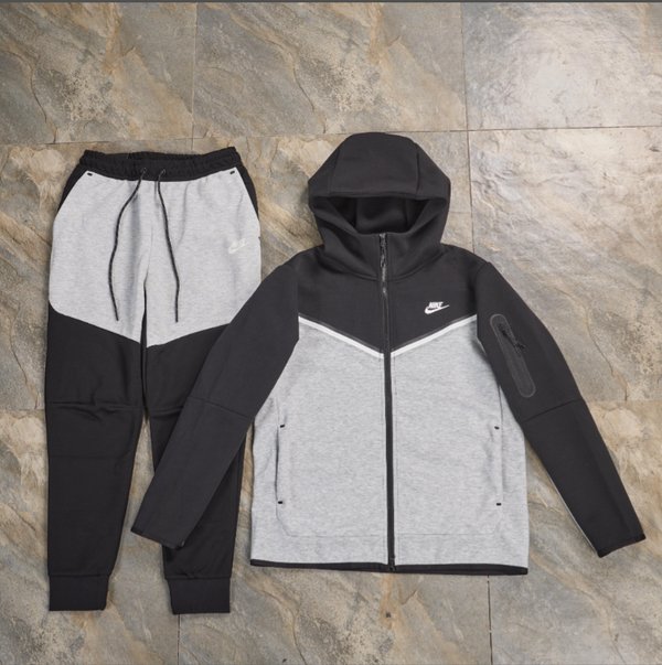 Nike Tech Fleece